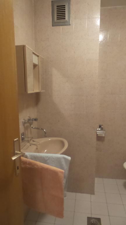 Tihana Apartments Jadranovo Oda fotoğraf